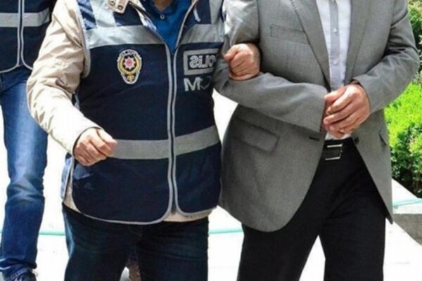 FETÖ Üyesi Eski Emniyet Müdürleri Yunanistan’a Kaçarken Yakalandı