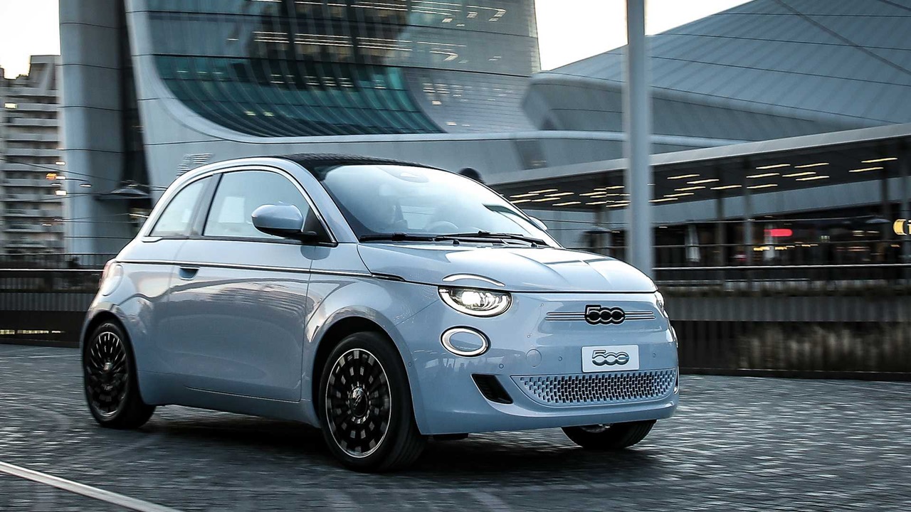 fiat 500e Üst Üste Üçüncü kez en İyi elektrikli küçük otomobil unvanını kazandı