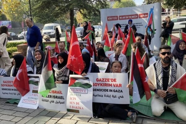 Filistin İçin Sultanahmet’te Kefenli Protesto