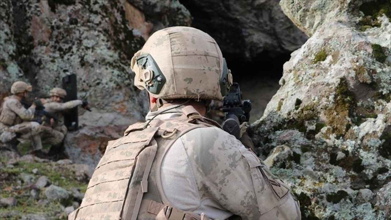fırat kalkanı bölgesinde 2 pkkypgli terörist etkisiz hale getirildi