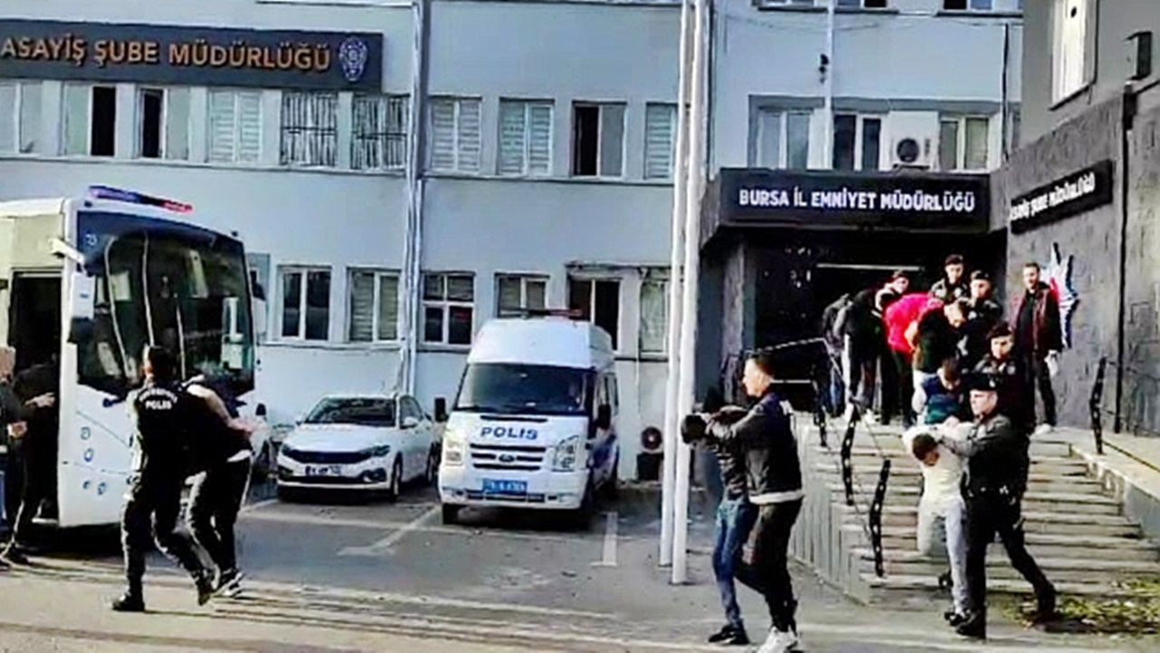 fuhuş operasyonunda 13 Şüpheli gözaltına alındı