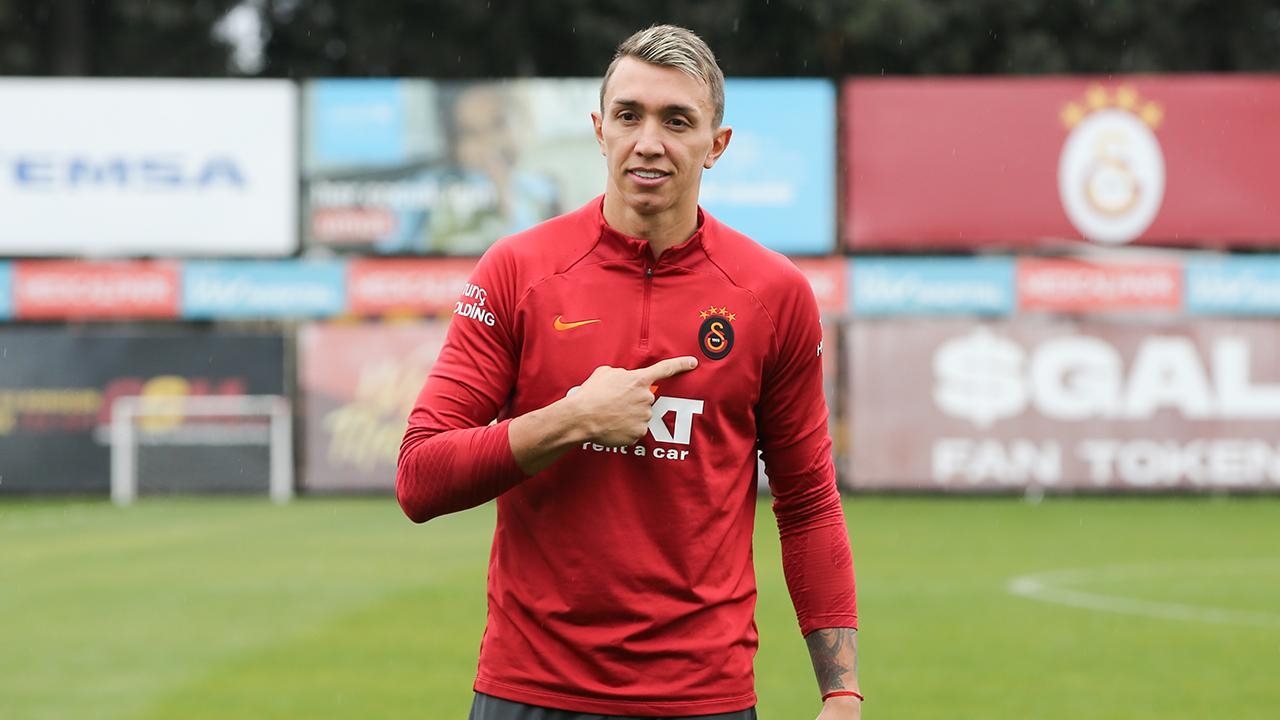 galatasaray muslera İle yeni sözleşme görüşmelerine başladı
