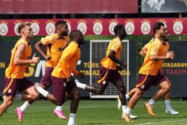 Galatasaray UEFA Şampiyonlar Ligi A Grubu’ndaki İlk Maçına Hazırlanıyor