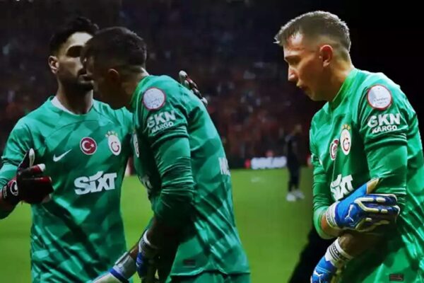 Galatasaray’a Muslera’dan İyi Haber