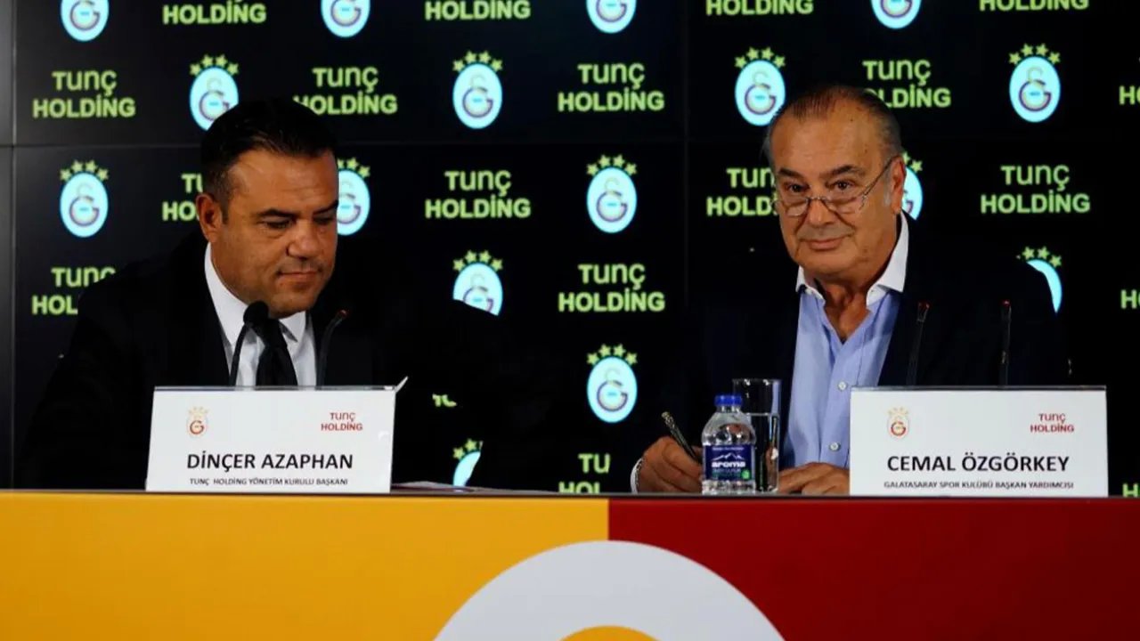 galatasarayda kriz resmi hesaptan İstifa etti