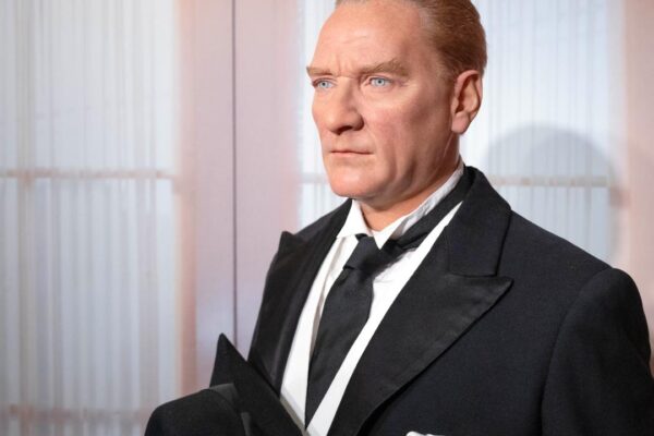 Gazi Mustafa Kemal Atatürk’ün Balmumu Heykeli Berlin’de Ziyarete Açıldı!