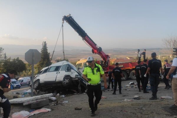 Gaziantep’te Freni Patlayan Kamyon Araçlara Daldı: 6 Ölü, 16 Yaralı