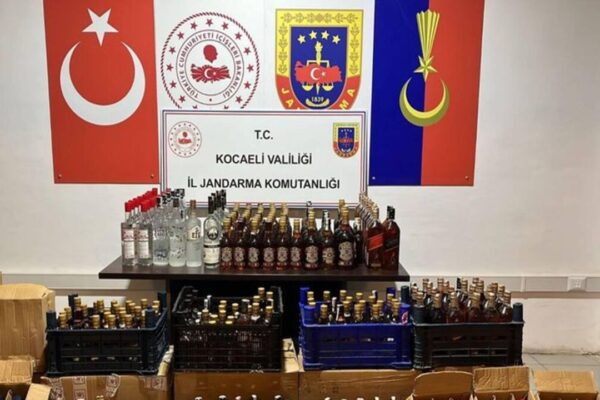 Gebze’de 1023 Kaçak İçki Ele Geçirildi