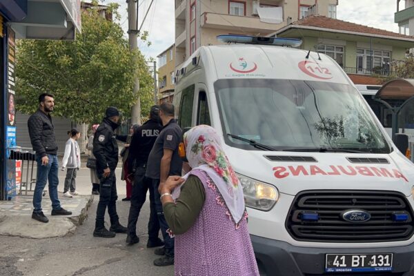Gebze’de Eşini Bıçaklayan Koca Gözaltına Alındı