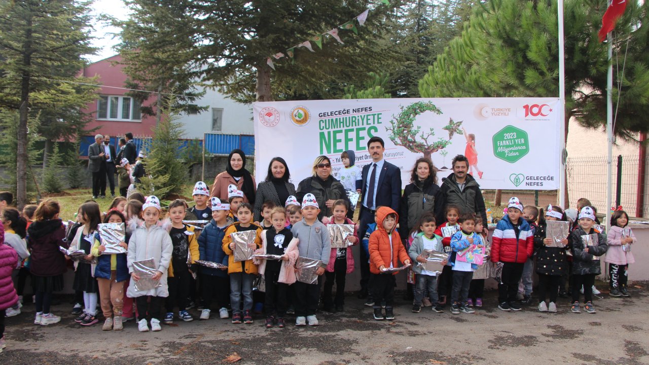 geleceğe nefes cumhuriyete nefes fidan dikim etkinliği