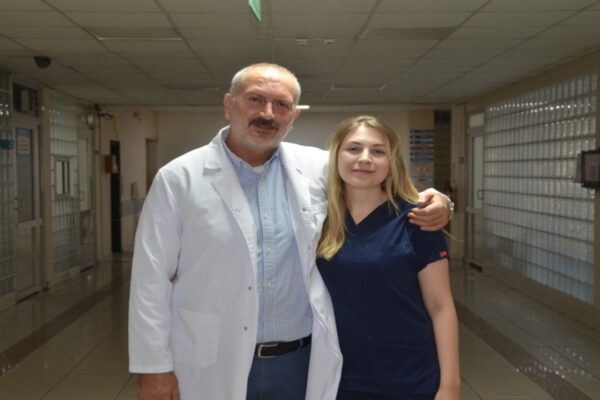 Genç Hekim Beyin Cerrahı Babasıyla Aynı Hastanede