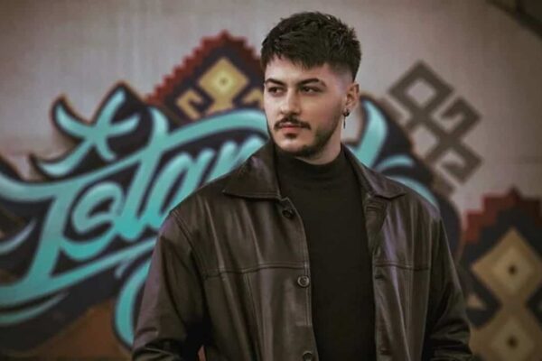 Genç Şarkıcı Semicenk Muud’da Favori