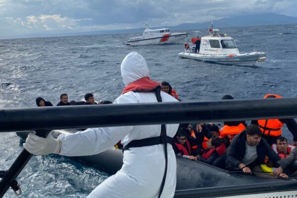 Geri İtilen Bottaki 45 Düzensiz Göçmen Kurtarıldı