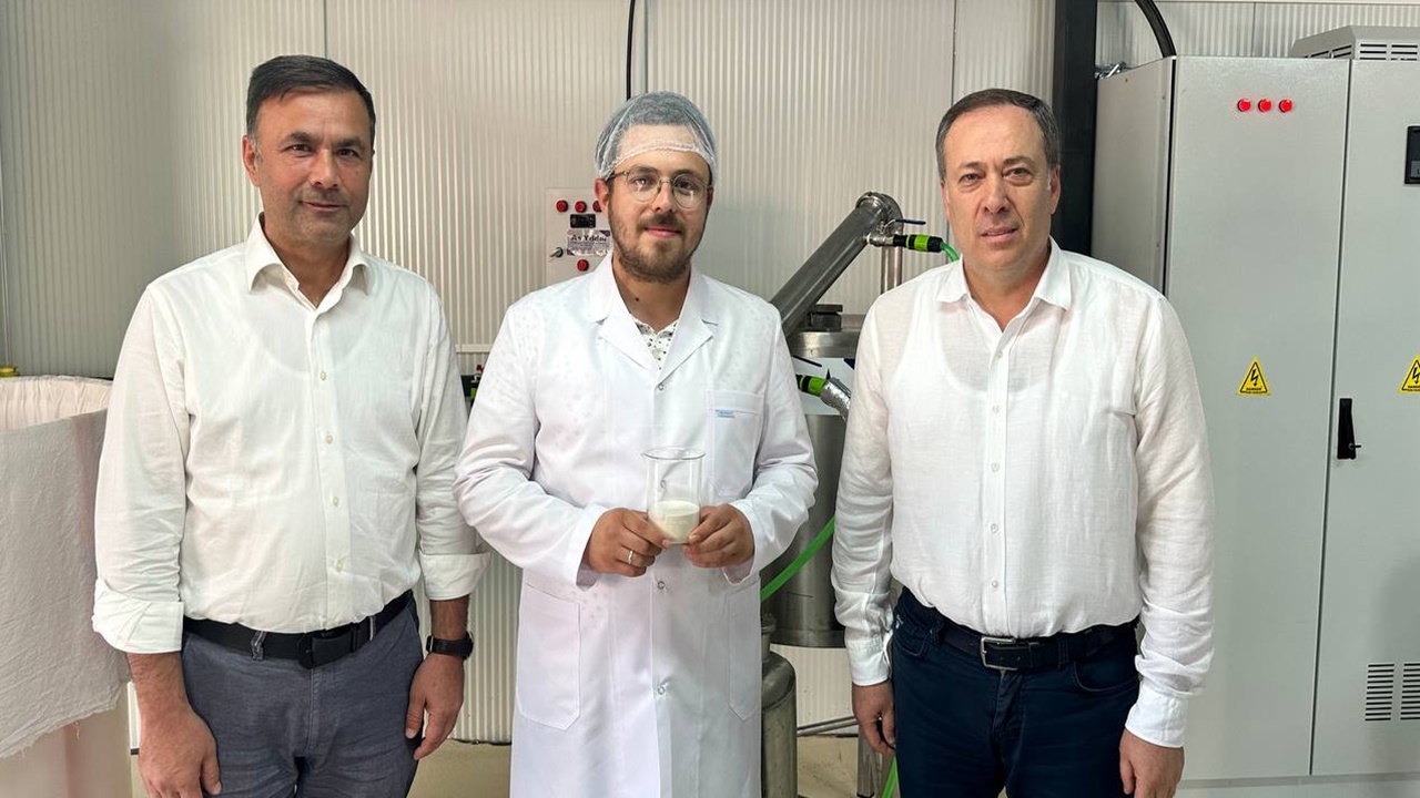 geyve belediyesi laboratuvarında ayvadan pektin kıvam artırıcı Üretildi