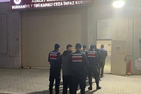 Göçmen Kaçakçılığı Yapan 6 Kişi Yakalandı