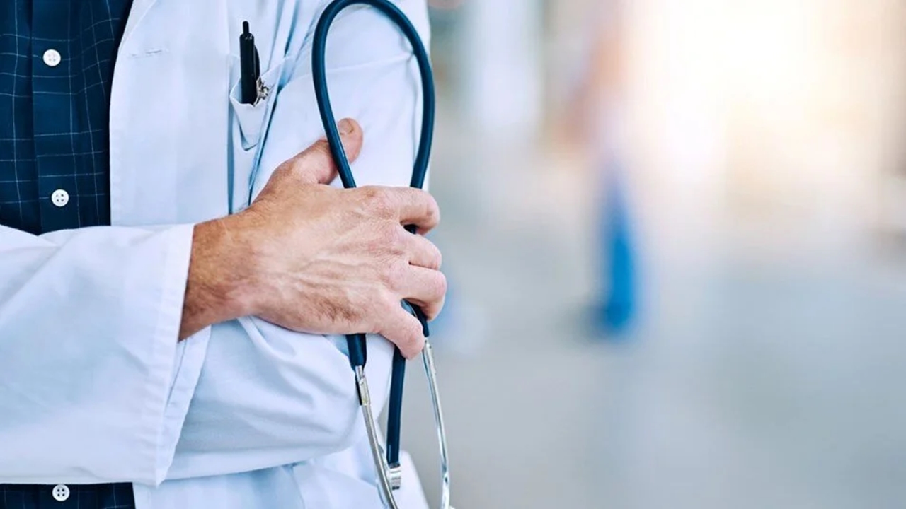 görevi kötüye kullandığı İddia edilen doktor tutuklandı