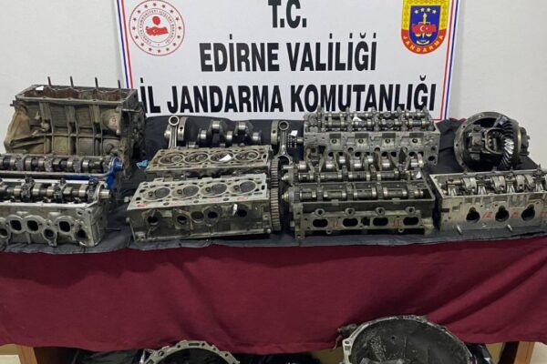 Gümrük Kaçağı 14 Oto Yedek Parçası Ele Geçirildi
