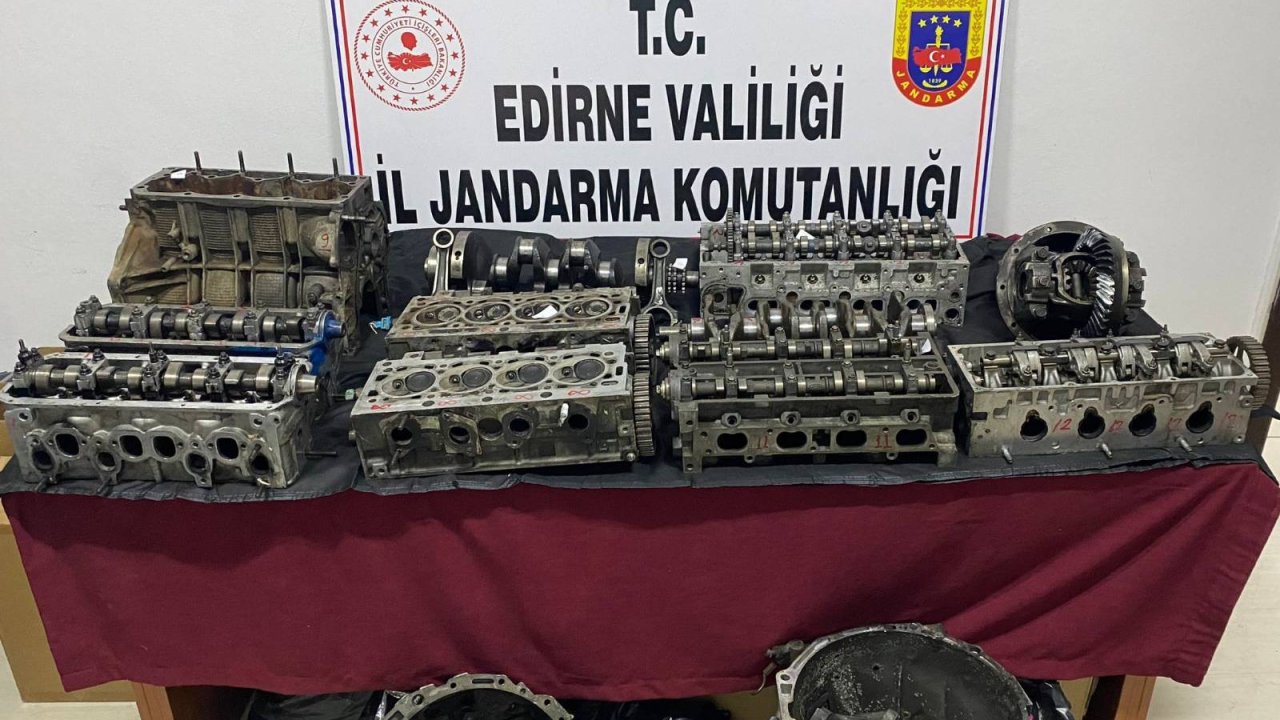 gümrük kaçağı 14 oto yedek parçası ele geçirildi