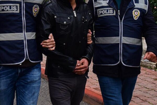 Haciz İşlemlerinde 2 Kişi Görevli Avukatı Darp Etti