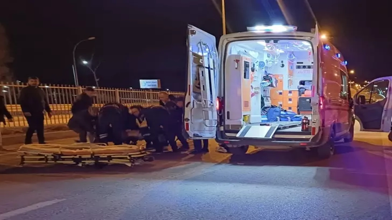 hafif ticari aracın Çarptığı kimliği belirlenemeyen kişi Öldü