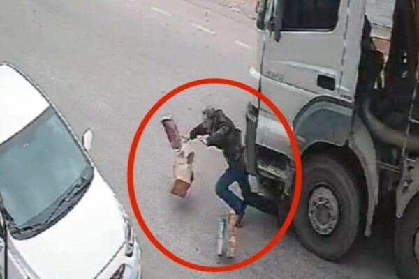 Hafriyat Kamyonunun Çarptığı Kişi Yaralandı