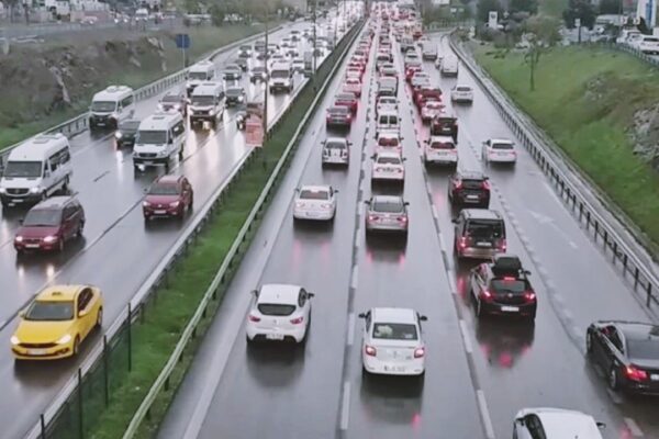 Haftanın İlk İş Günü Sağanaktan Etkilendi