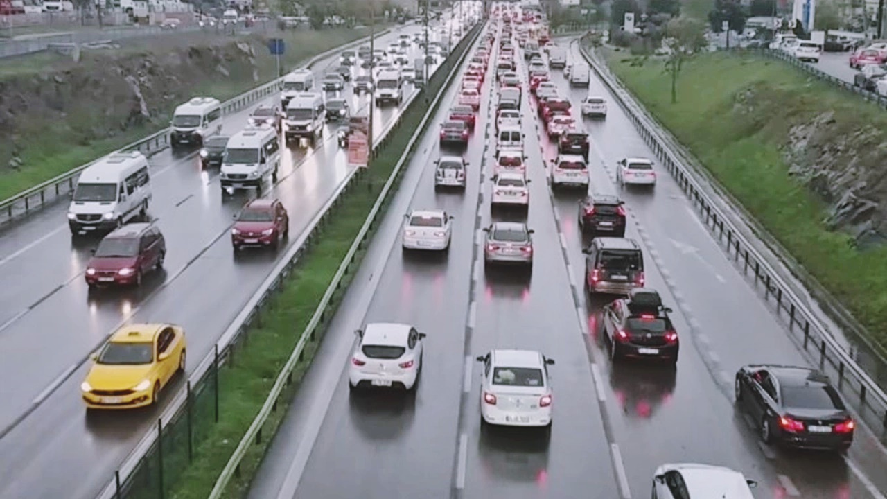 haftanın İlk İş günü sağanaktan etkilendi