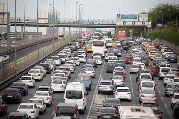 Haftanın İlk İş Gününde İstanbul’da Yoğun Trafik