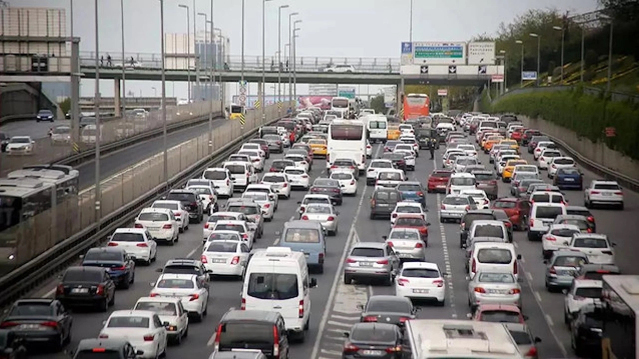 haftanın İlk İş gününde İstanbulda yoğun trafik
