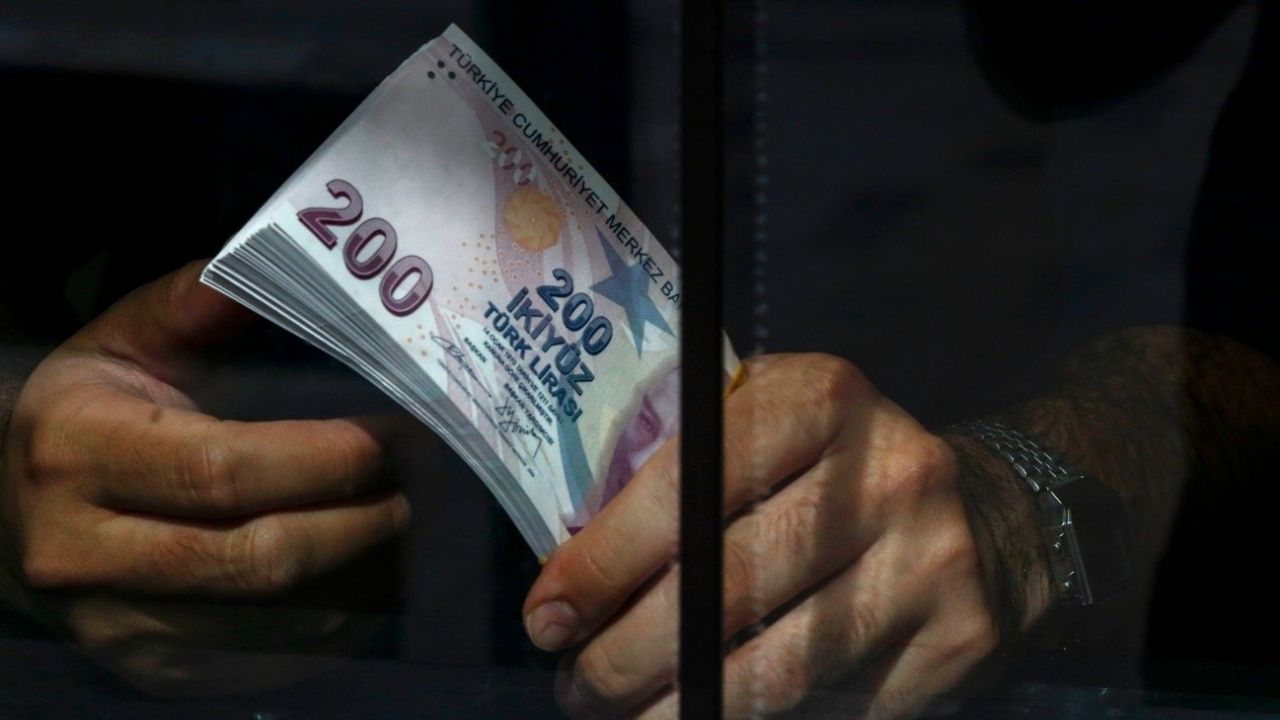 hak sahiplerinin Ödemeleri yattı tc kimliğiyle pttye gidenlere 910 tl destek parası