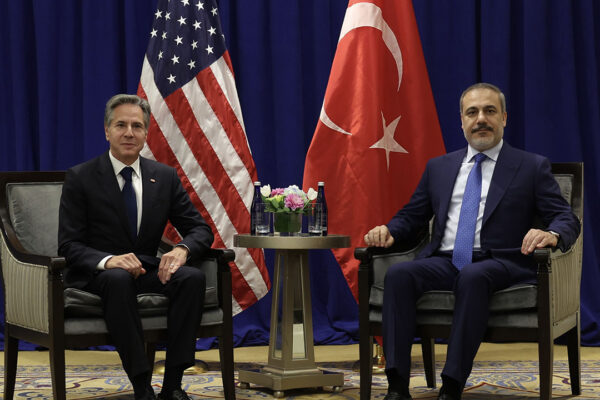 Hakan Fidan’dan ABD’ye Terör Uyarısı: YPG ile Çalışmaktan Vazgeçin