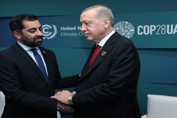 Hamza Yusuf’un Erdoğan Görüşmesi Cameron İle Gerilimi Tırmandırdı