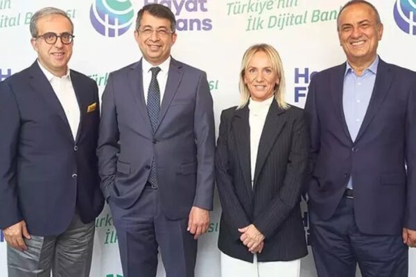Hayat Finans Türkiye’nin İlk Dijital Bankası Olarak Yola Çıkıyor