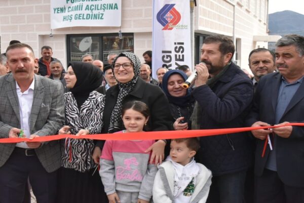 Hayırseverlerin Yardımıyla İnşa Edilen Pürsünler Camisi İbadete Açıldı