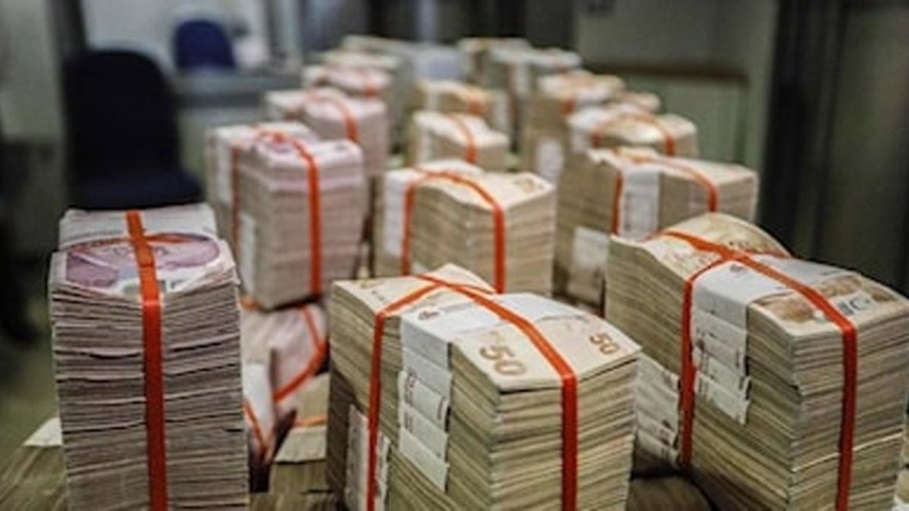 hazine ve maliye bakanlığı 105 milyar lira borçlandı