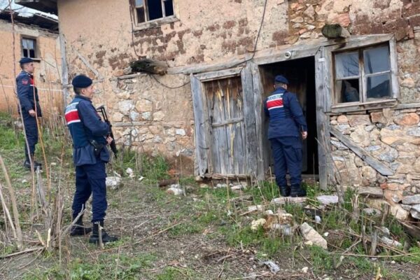 “Huzur ve Güven” Operasyonuyla 12 Aranan Şahsı Yakalandı