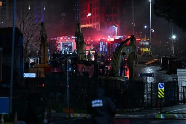 İBB Deposunda Yangın Çıktı