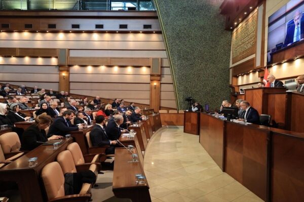 İBB Meclisi’nde Danışmanların Ücreti Belirlendi