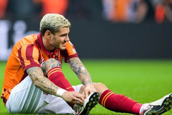 İcardı Bayern Munich Maçına Çıkacak Mı? Galatasaray Taraftarı Hastaneden Bilgi Almaya Çalıştı
