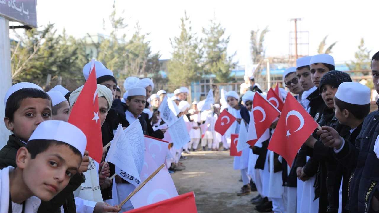 İddef 11 Ülkede açtığı su kuyusu İle yardımlaşmanın zirvesinde