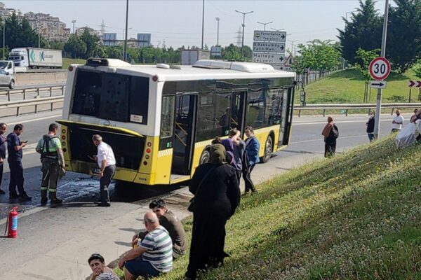 İETT Otobüsünde Yangın Çıktı