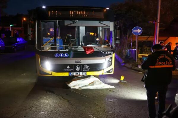 İETT’nin Altında Kalan Kadın Hayatını Kaybetti