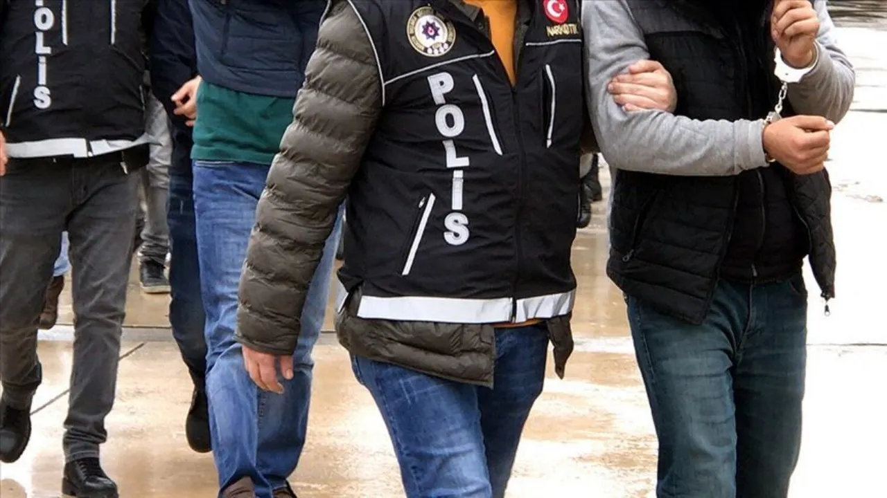 İki zehir taciri gözaltına alındı