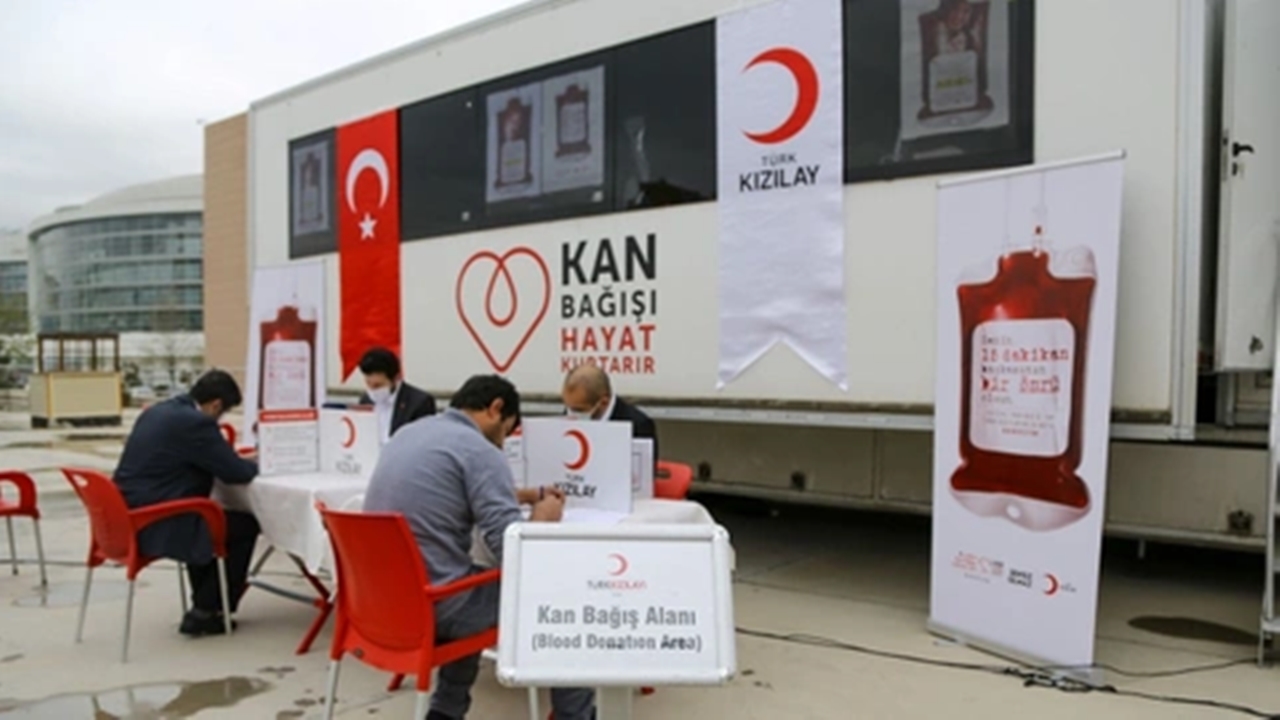 İlçe İdarecileri kan bağışına katıldı