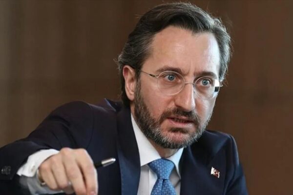 İletişim Başkanı Altun İsrail’i Topa Tuttu