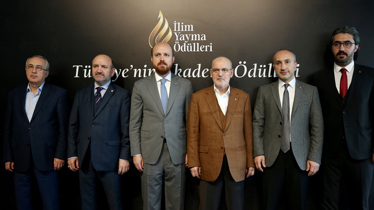 İlim yayma vakfı Ödülleri sahiplerini buluyor aziz sancara Özel Ödül