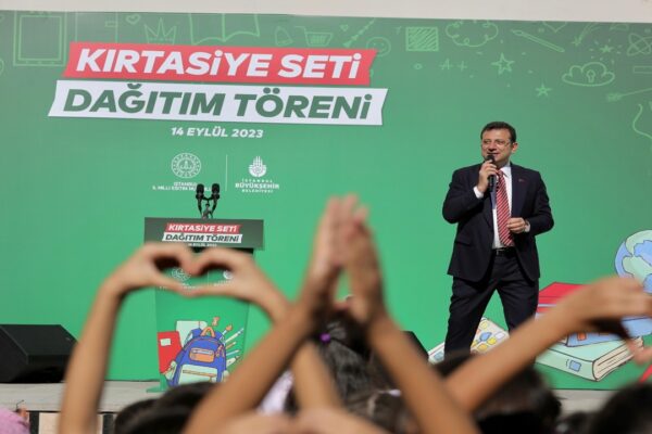İmamoğlu Kırtasiye Seti Törenine Katılarak Eğitime Destek Verdi