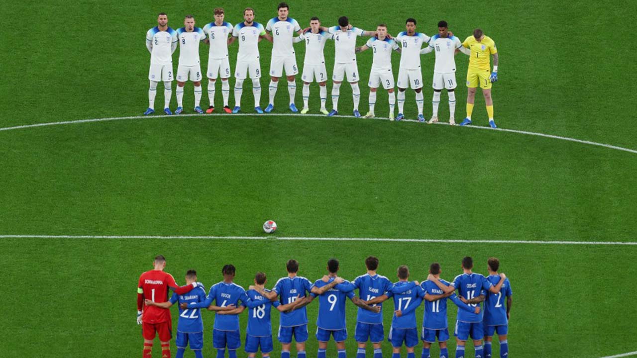 İngiltere tribünlerinden Özgür filistin tezahüratı