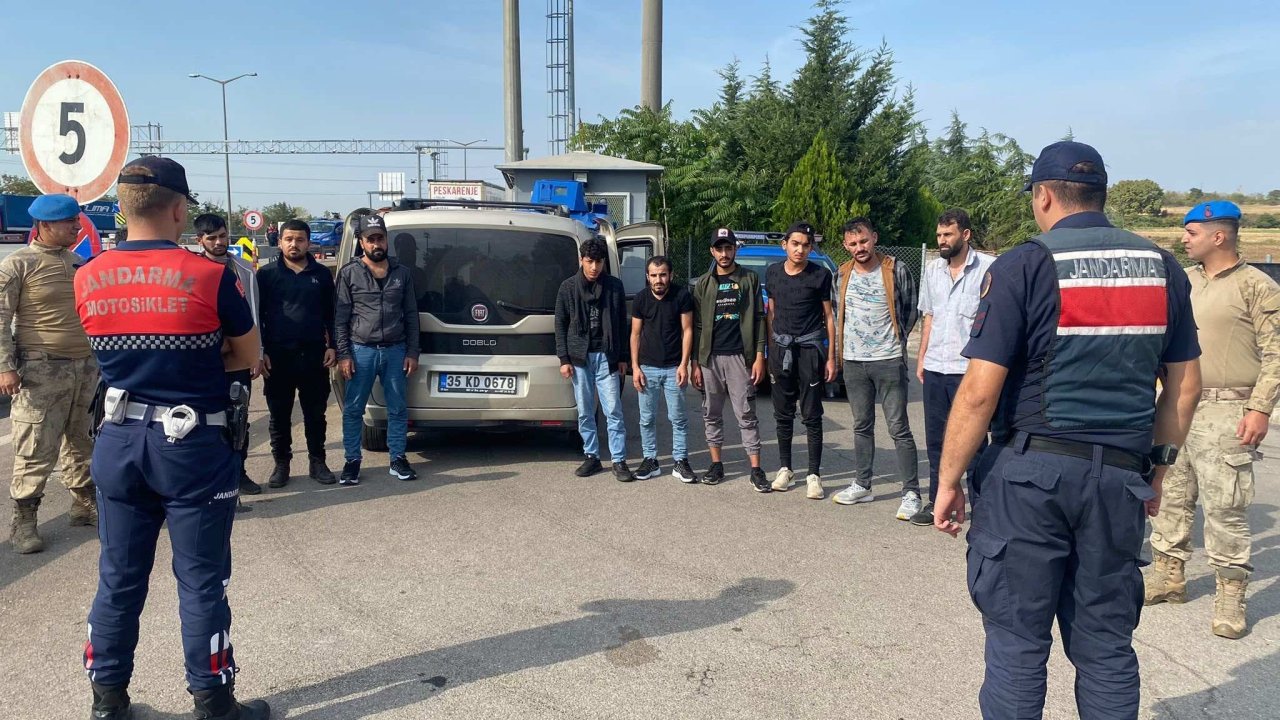 İnsan kaçakçılığı yapan 2 kişi yakalandı