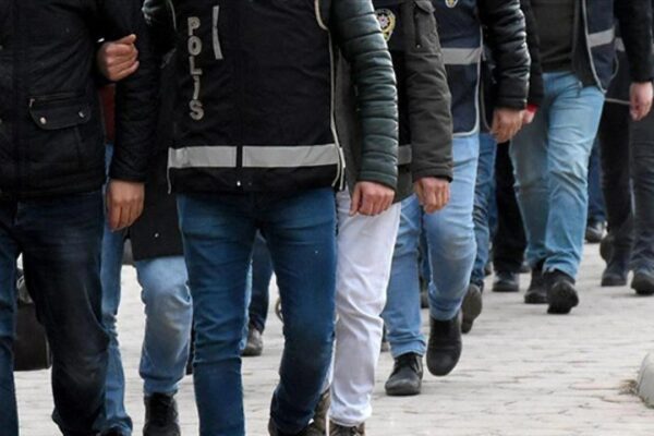İnternet Dolandırıcılığı Yapan 43 Şüpheli Tutuklandı